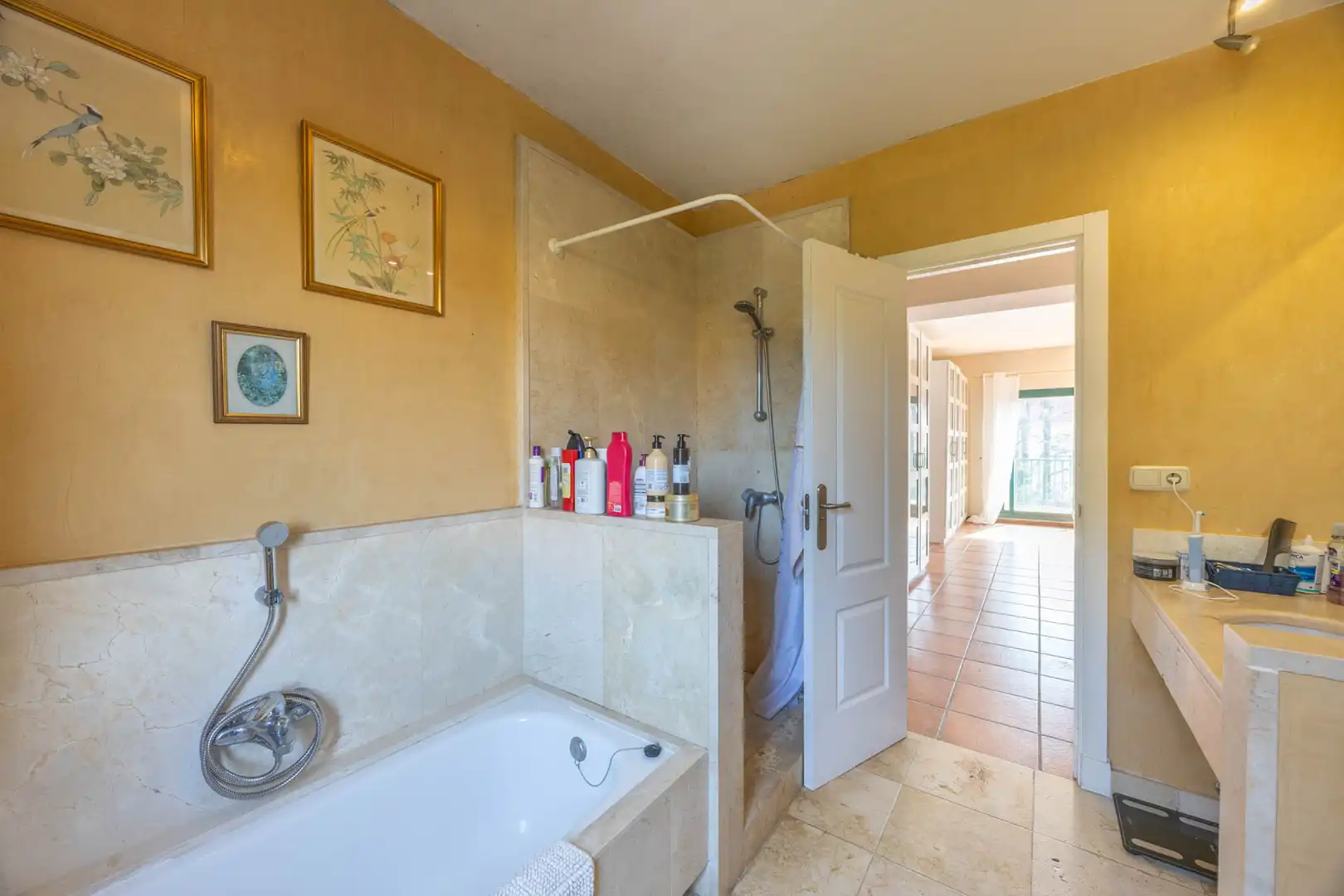 Bany de Casa adosada en venda en Sotogrande amb Jardí privat, Terrassa i Piscina