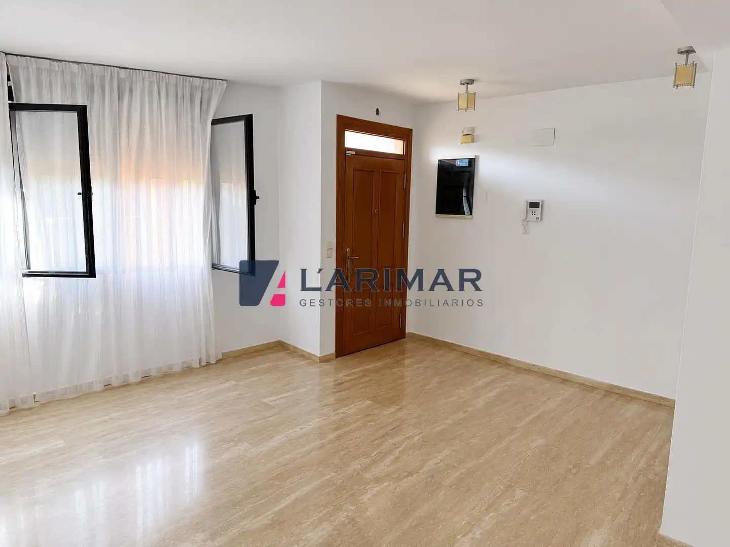 Sala d'estar de Casa adosada de lloguer en Alicante / Alacant amb Aire condicionat, Calefacció i Jardí privat
