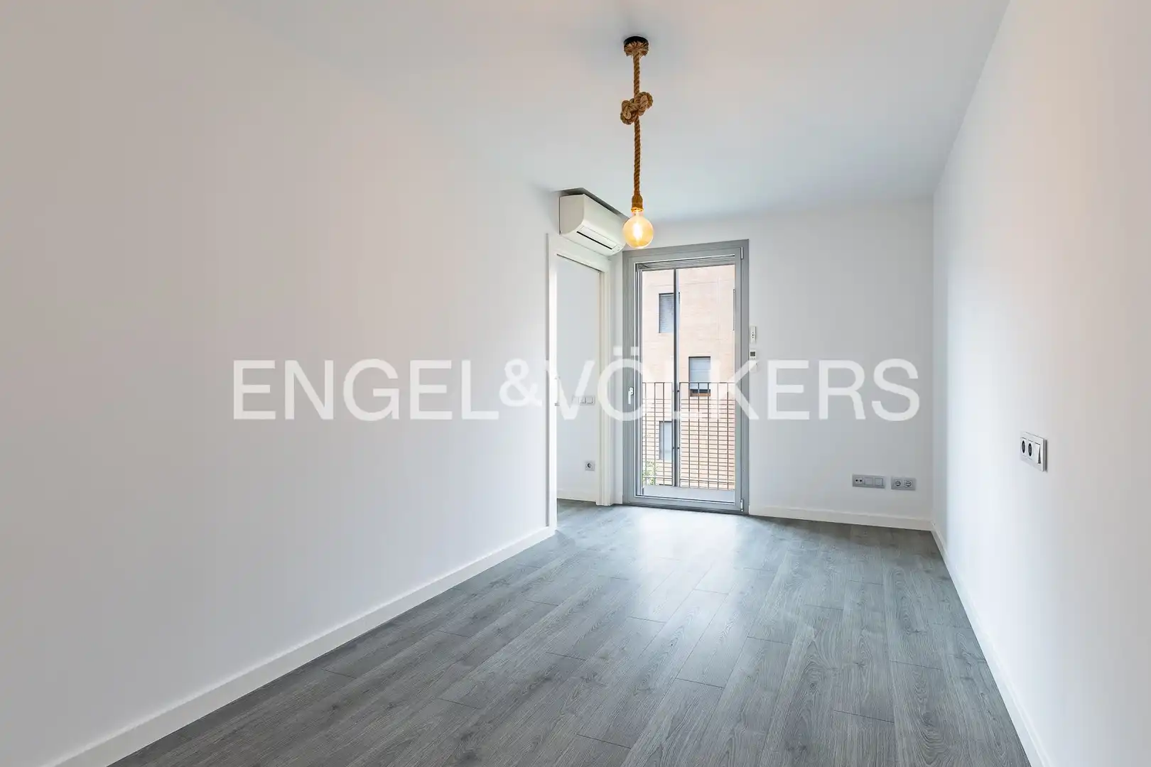 Bedroom of Attic for sale in Sabadell  with Air Conditioner, Heating and Parquet flooring
