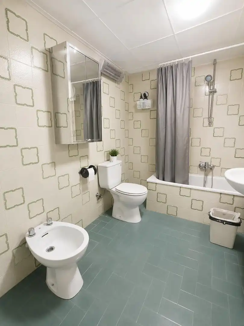 Bathroom of Flat for sale in Valencia  with Air Conditioner, Furnished and Balcony