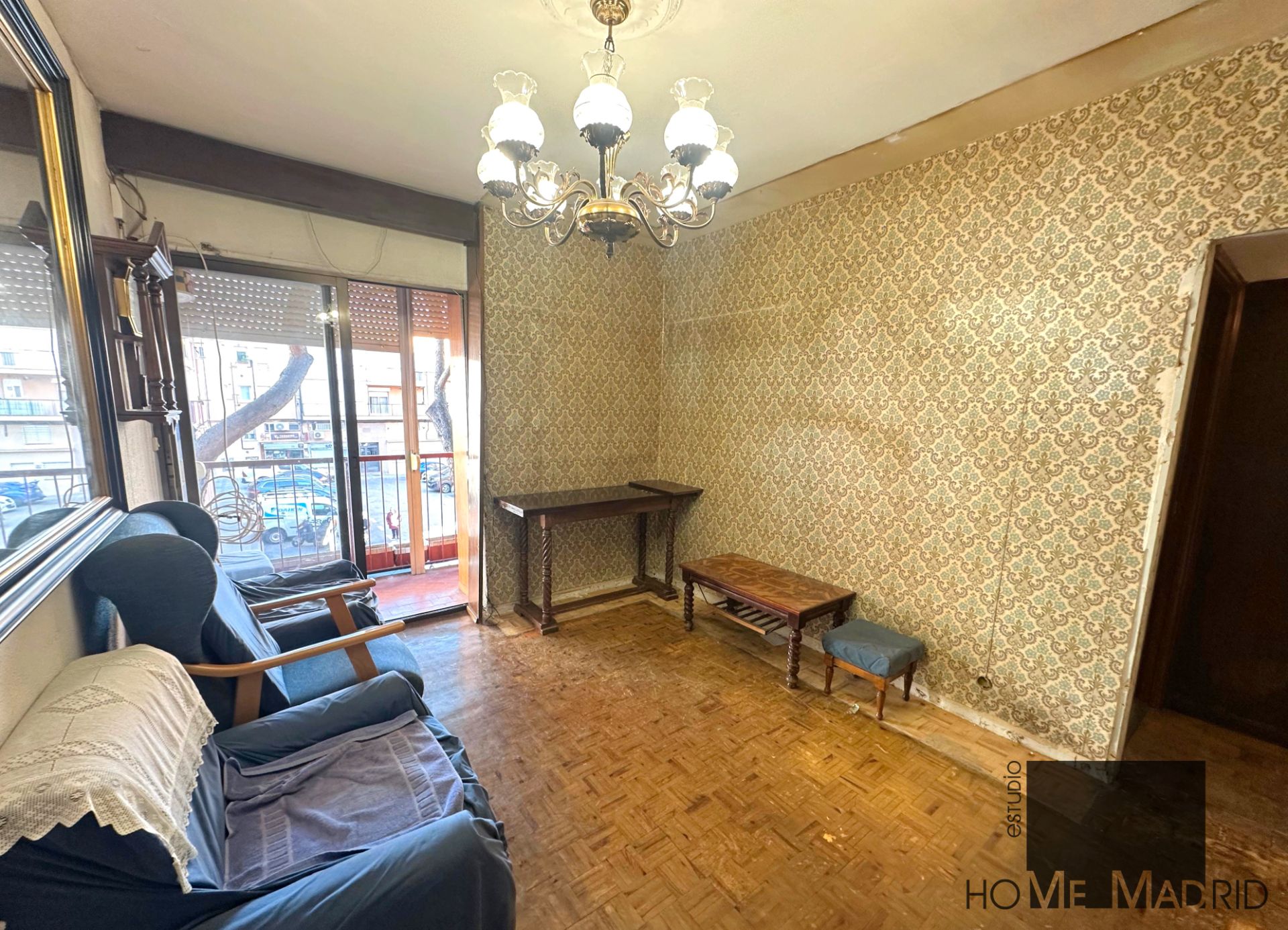 Living room of Flat for sale in  Madrid Capital  with Heating, Parquet flooring and Terrace