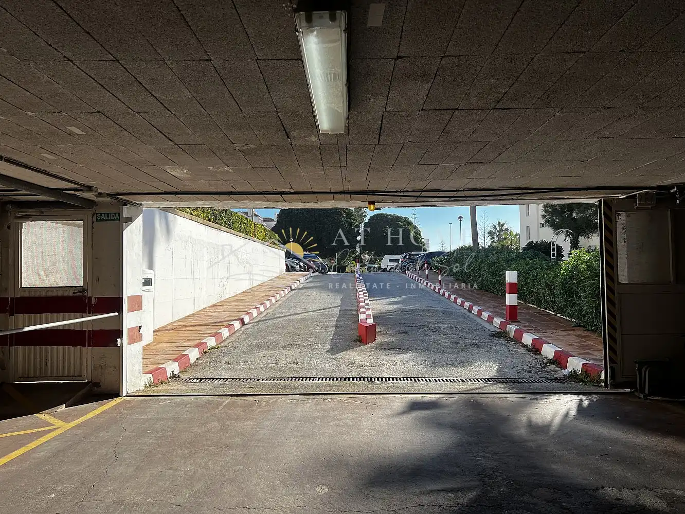 Parkplatz von Garage zum Verkauf in Torrox