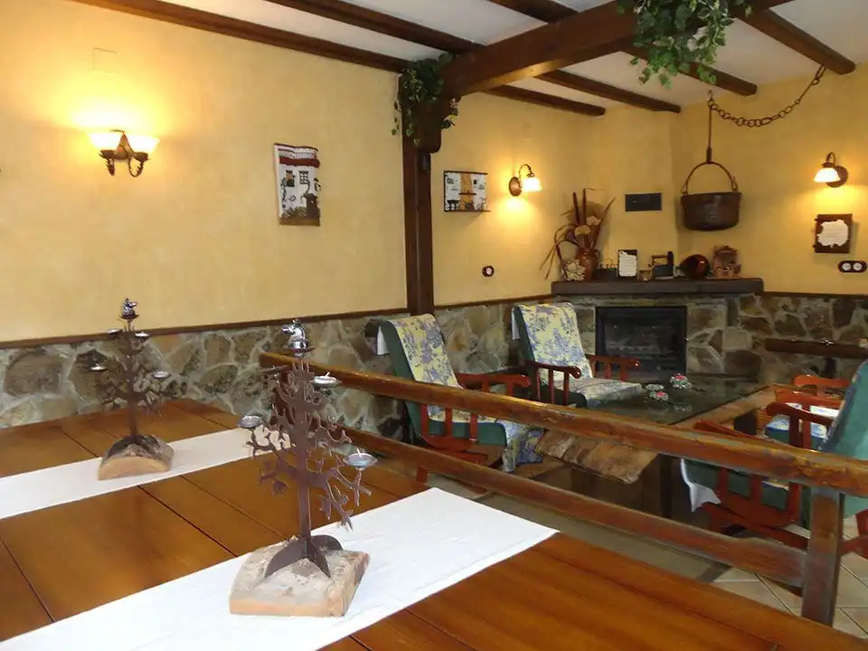 Casa adosada en venda en Riocavado de la Sierra amb Calefacció, Traster i Moblat