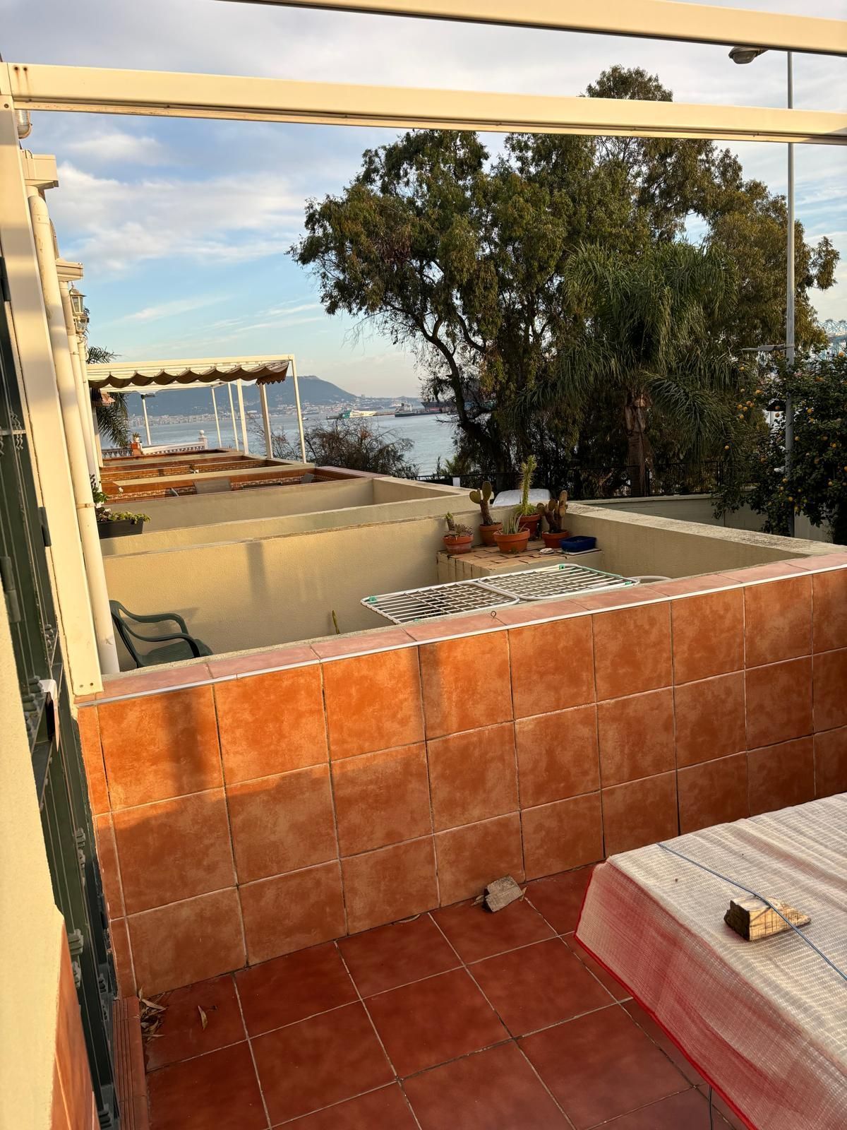 Balcony of Single-family semi-detached for sale in Algeciras  with Terrace and Furnished