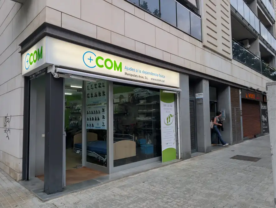 Local comercial en venda a Carrer d'Esteve Albert 47