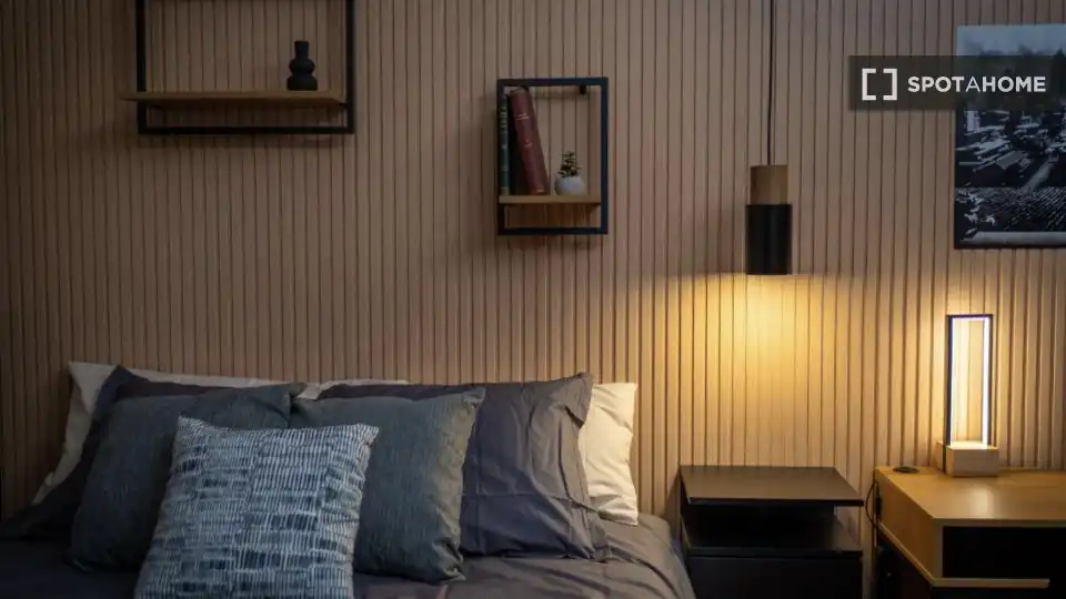 Habitación de Piso de alquiler en  Madrid Capital con Aire acondicionado, Calefacción y Amueblado