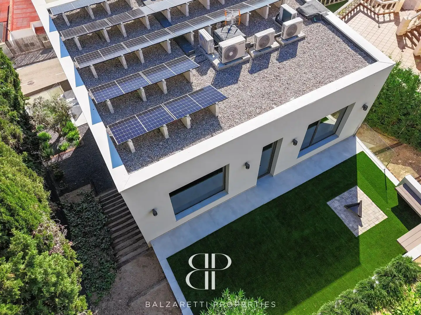 Vista exterior de Casa o xalet en venda en Lloret de Mar amb Aire condicionat, Calefacció i Jardí privat