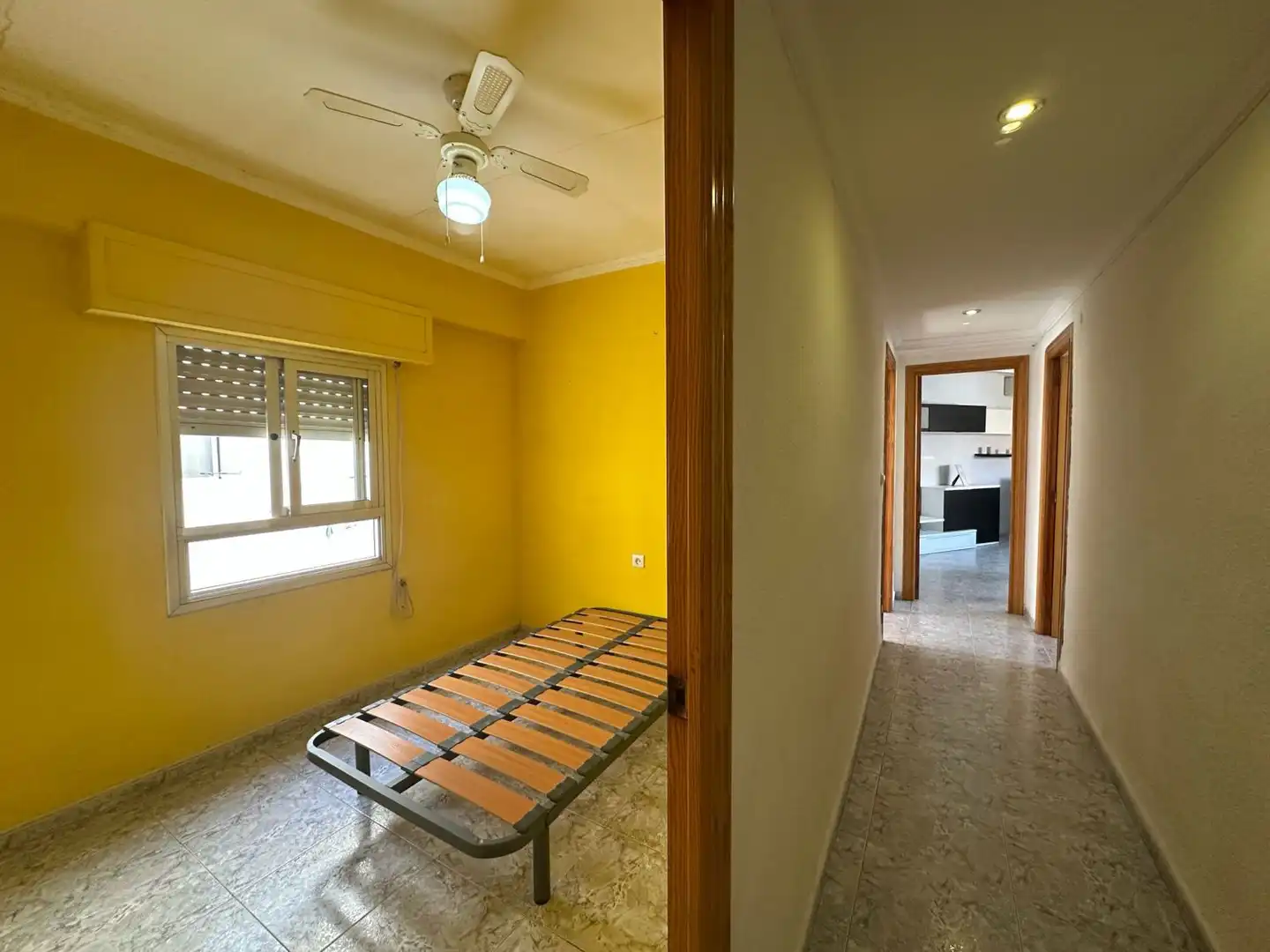 Bedroom of Flat for sale in Torrent  with Air Conditioner and Balcony