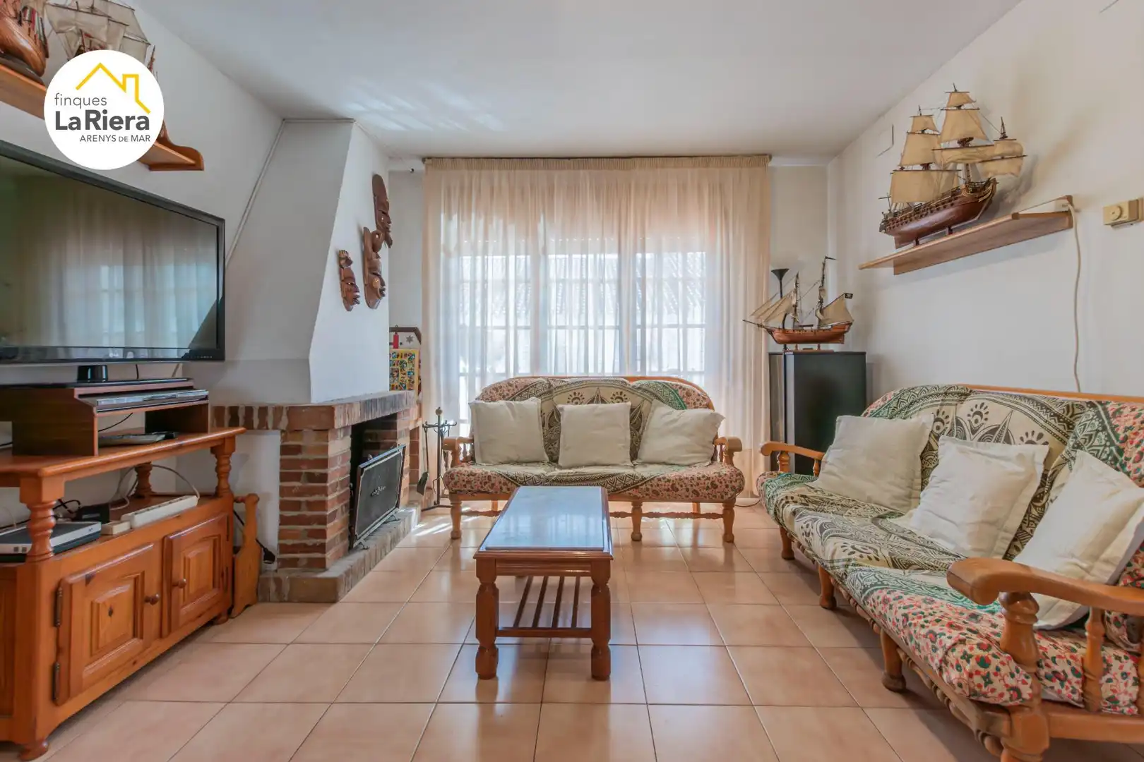 Sala de estar de Casa o chalet en venta en Arenys de Mar con Terraza, Trastero y Balcón