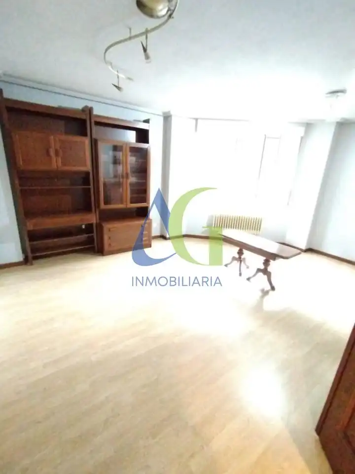 Living room of Flat for sale in Villaquilambre  with Heating, Parquet flooring and Terrace