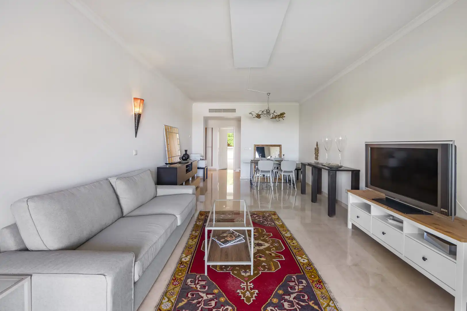 Living room of Apartments for sale in Benahavís  with Air Conditioner, Terrace and Storage room