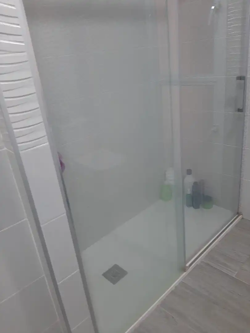 Baño de Piso de alquiler en Jaén con Aire acondicionado, Calefacción y Amueblado