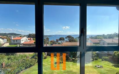 Vista exterior de Casa o xalet en venda en Oleiros amb Calefacció, Jardí privat i Parquet