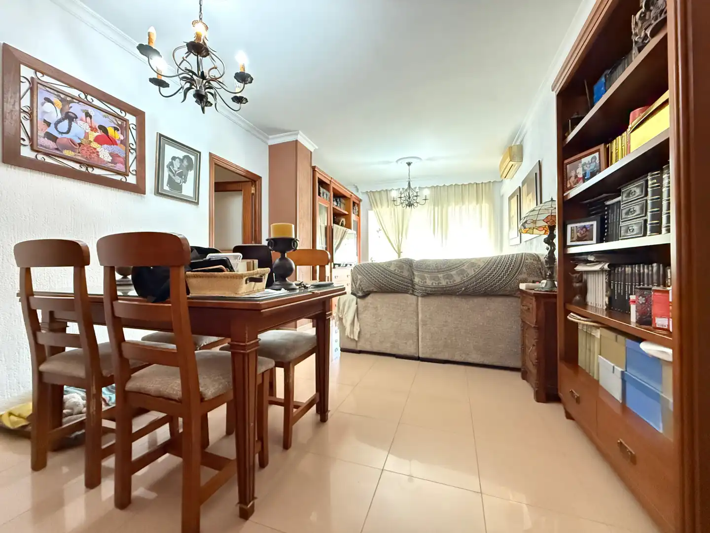 Sala de estar de Piso en venta en Jerez de la Frontera con Aire acondicionado, Terraza y Piscina comunitaria