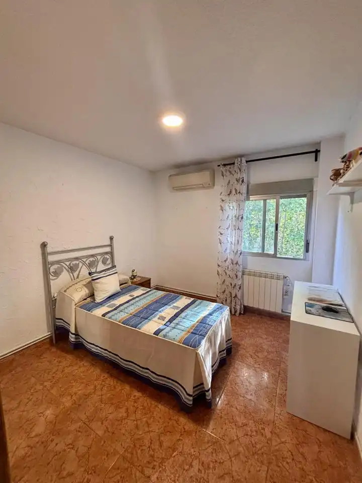 Bedroom of Flat for sale in Torrejón de Ardoz  with Air Conditioner, Heating and Furnished