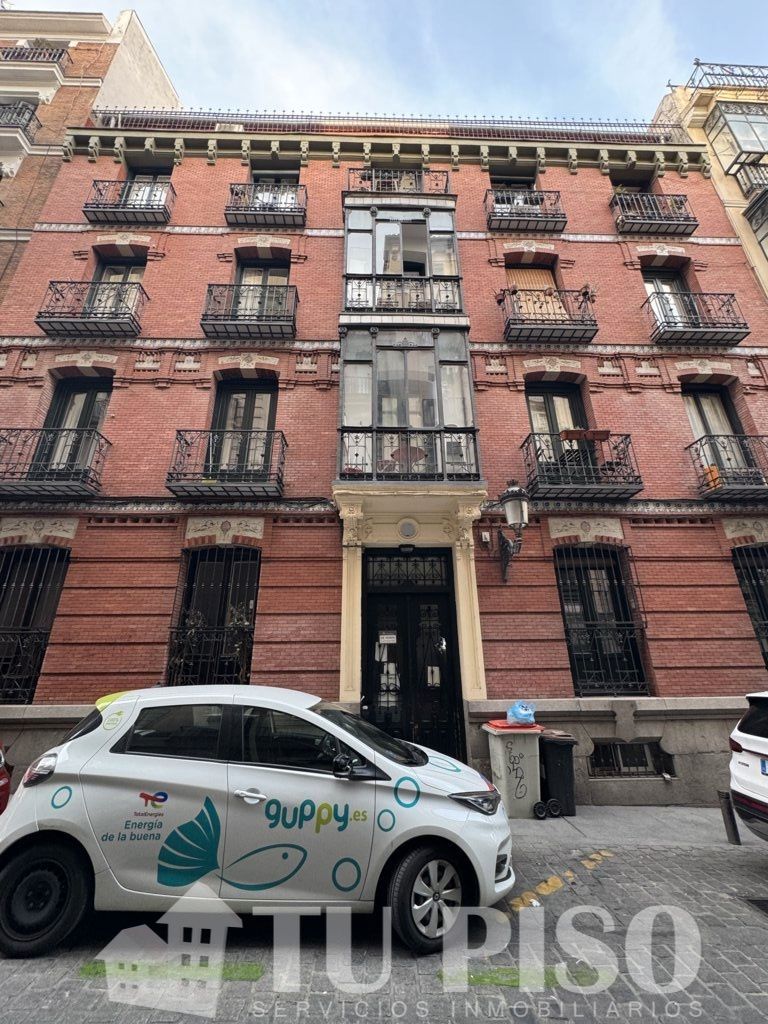 Exterior view of Flat for sale in  Madrid Capital  with Heating