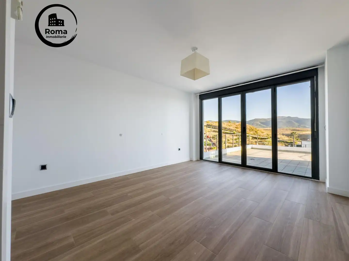 Habitación de Casa o chalet en venta en La Zubia con Aire acondicionado, Calefacción y Jardín privado