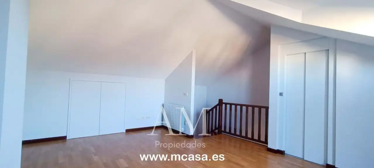 Casa o xalet en venda en Vigo  amb Calefacció, Jardí privat i Terrassa