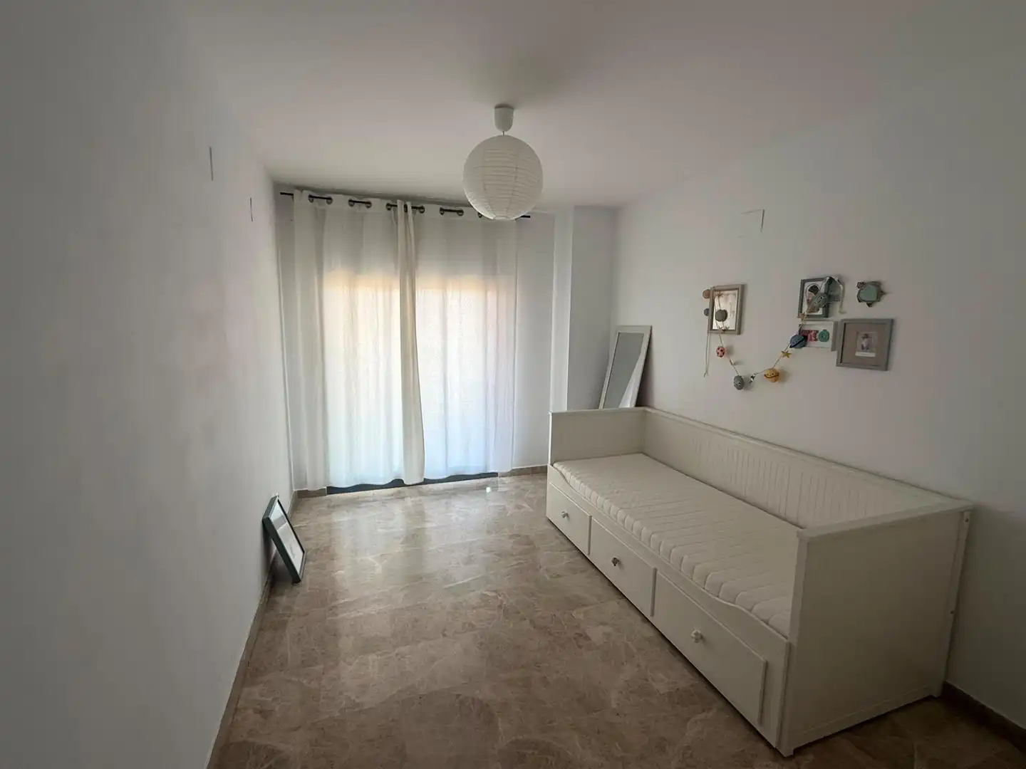 Bedroom of Flat for rent in Paterna