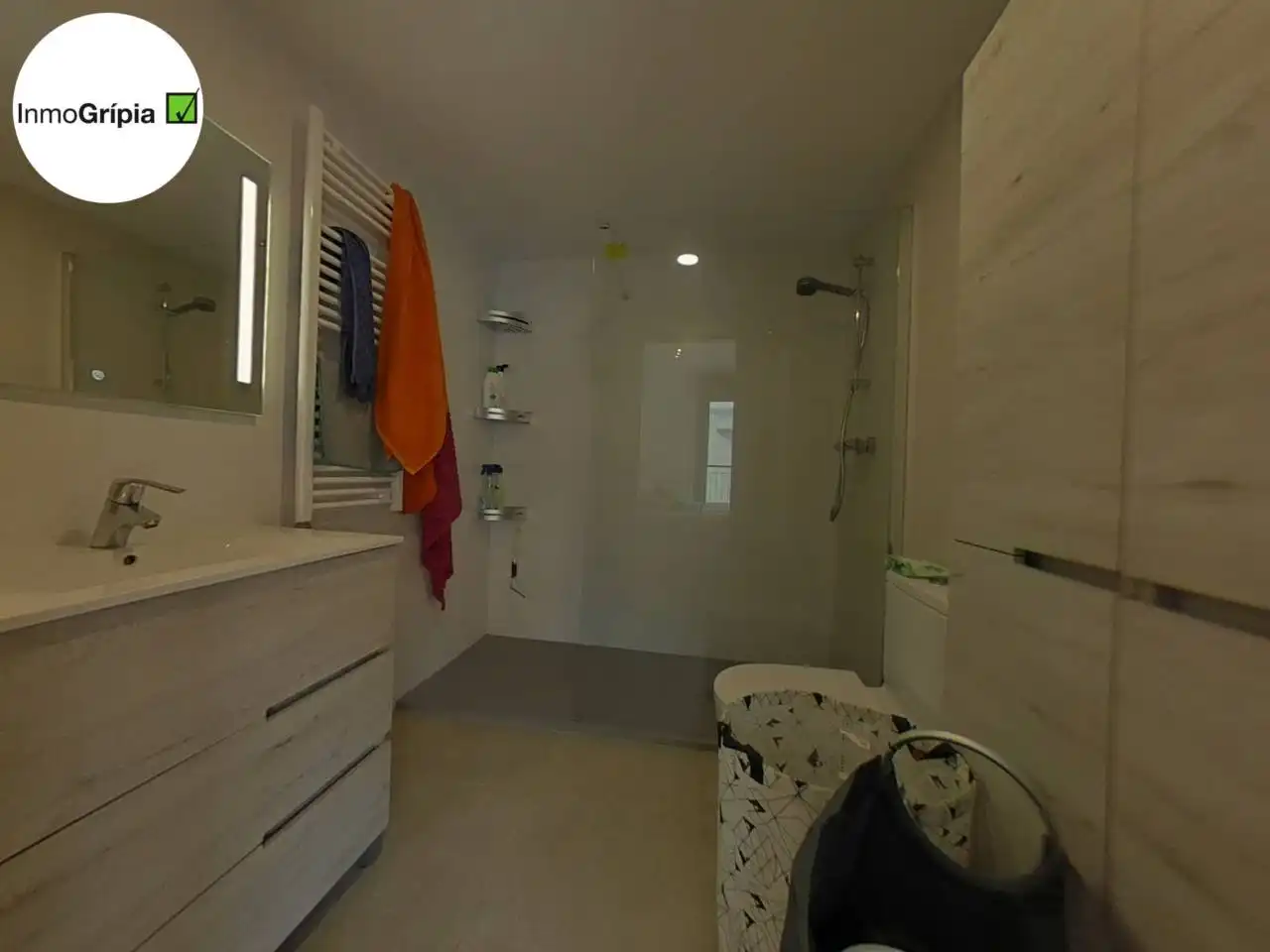 Bathroom of Houses for sale in Terrassa  with Air Conditioner, Heating and Terrace