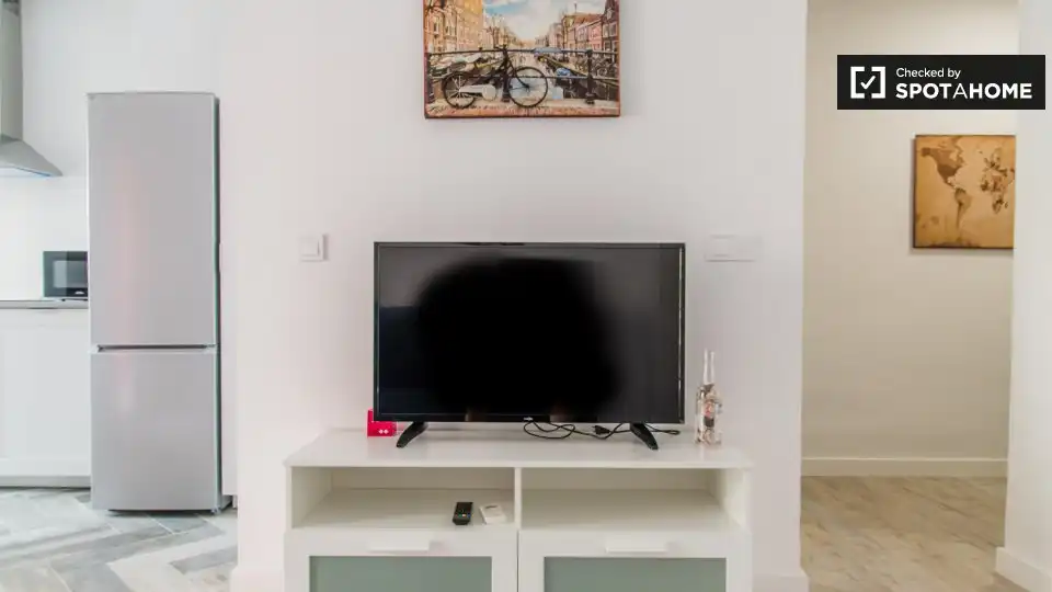 Flat with terrace to rent in Algirós, imagen 3