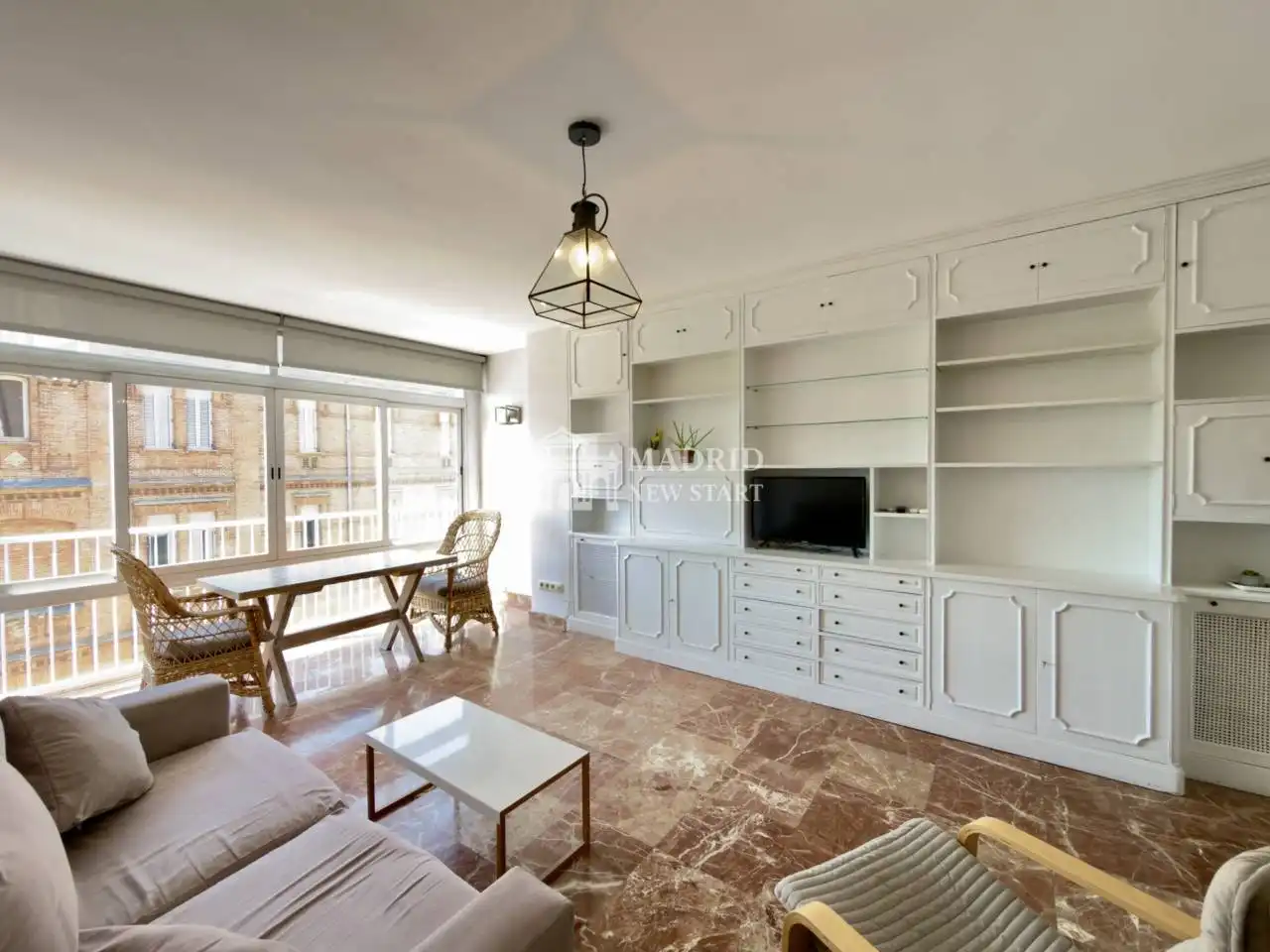 Sala de estar de Apartamento de alquiler en Madrid con Aire acondicionado, Calefacción y Parquet