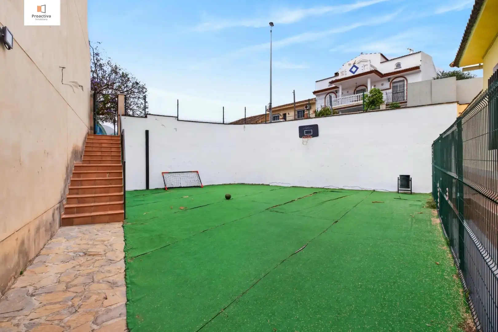 Jardí de Casa adosada en venda en Alhaurín de la Torre amb Aire condicionat, Terrassa i Traster