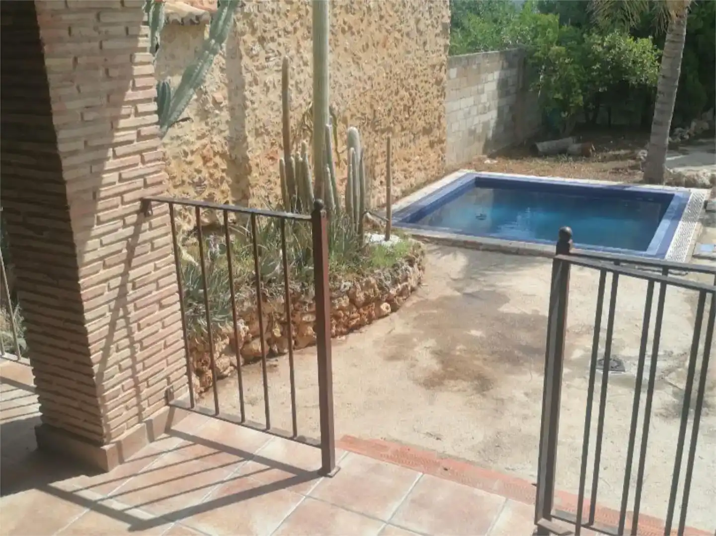 Piscina de Casa adosada en venda en Canals amb Aire condicionat i Piscina