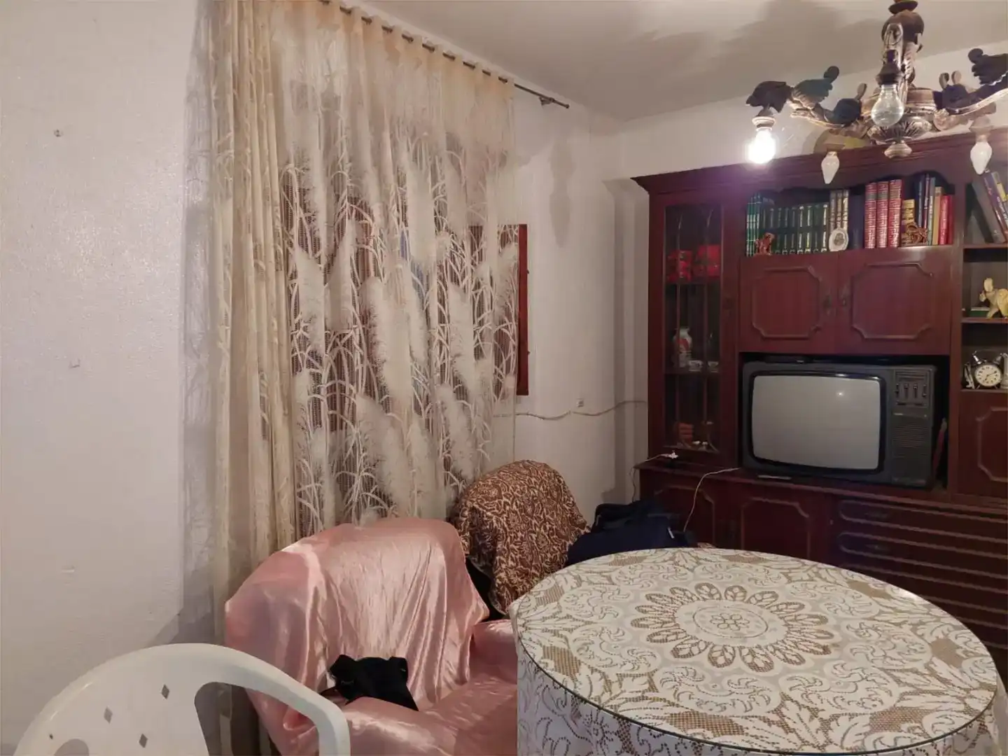 Sala d'estar de Casa adosada en venda en Bodonal de la Sierra