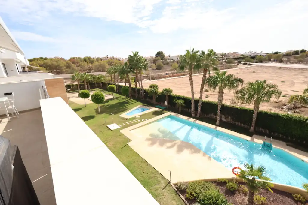 Apartamento con piscina en venta en Orihuela Costa, imagen 2