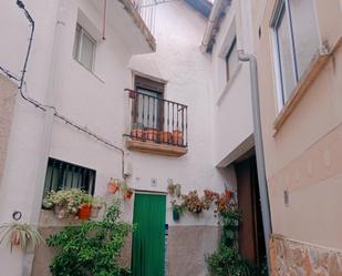 Vista exterior de Casa o xalet en venda en Arroyomolinos de la Vera amb Moblat