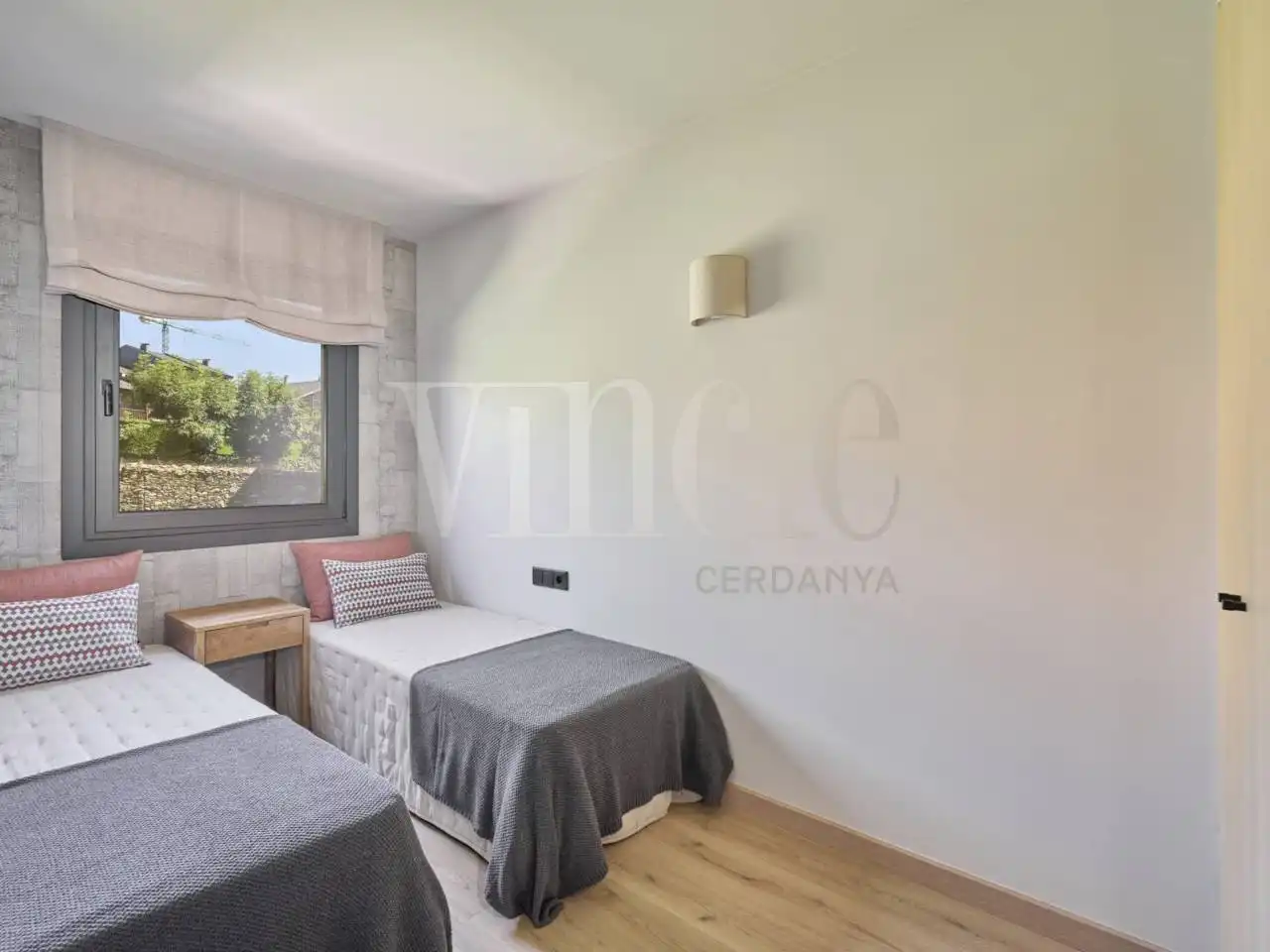 Habitación de Casa adosada en venta en Bolvir con Jardín privado, Parquet y Piscina comunitaria