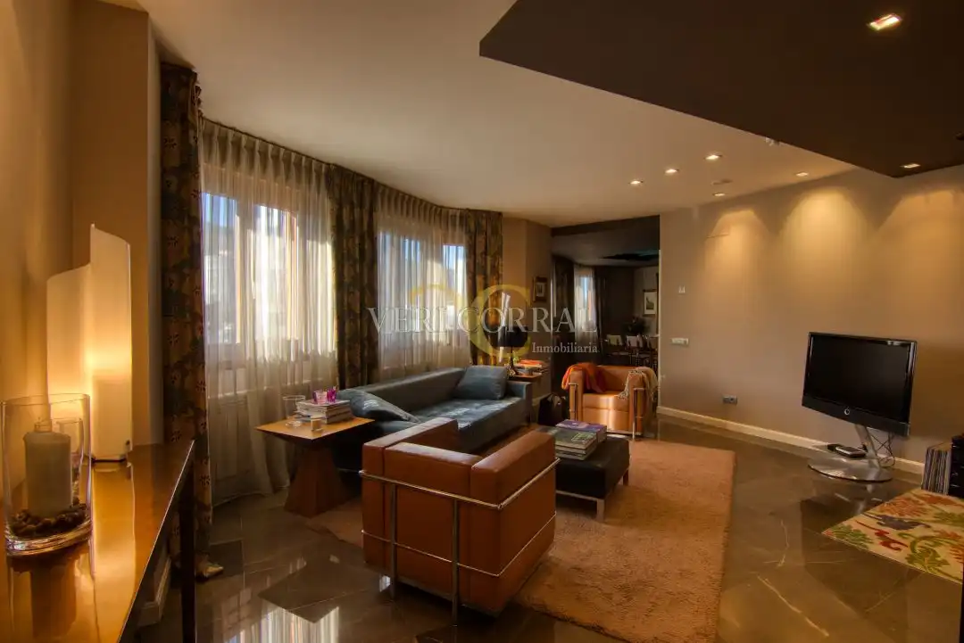Duplexes for sale in Calle Ingeniero Marquina, Parque San Francisco - Uría