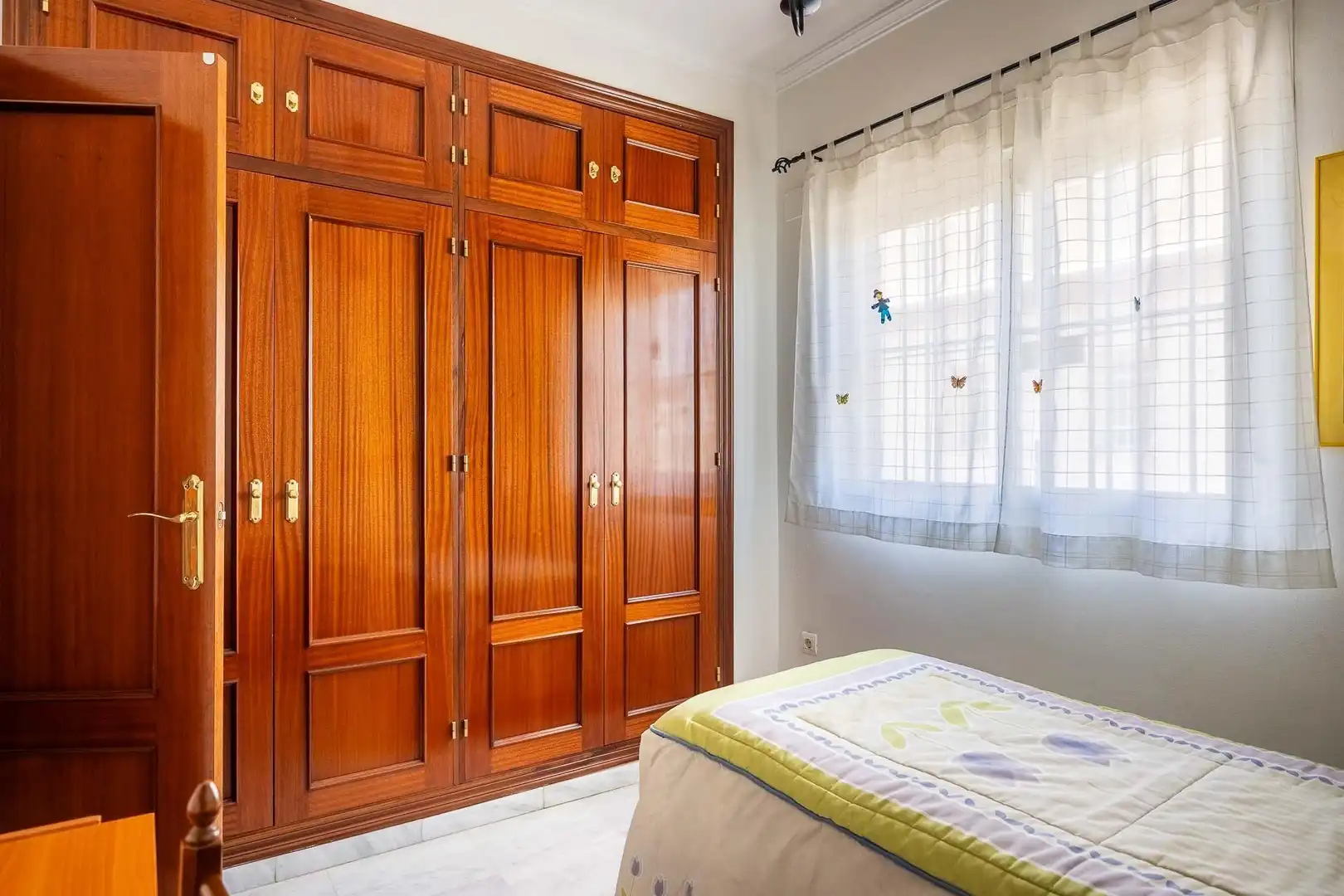 Bedroom of Detached homes for sale in Mairena del Aljarafe  with Air Conditioner, Private garden and Terrace