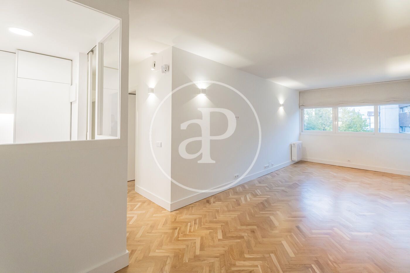 Habitación de Piso de alquiler en  Madrid Capital con Aire acondicionado, Calefacción y Jardín privado