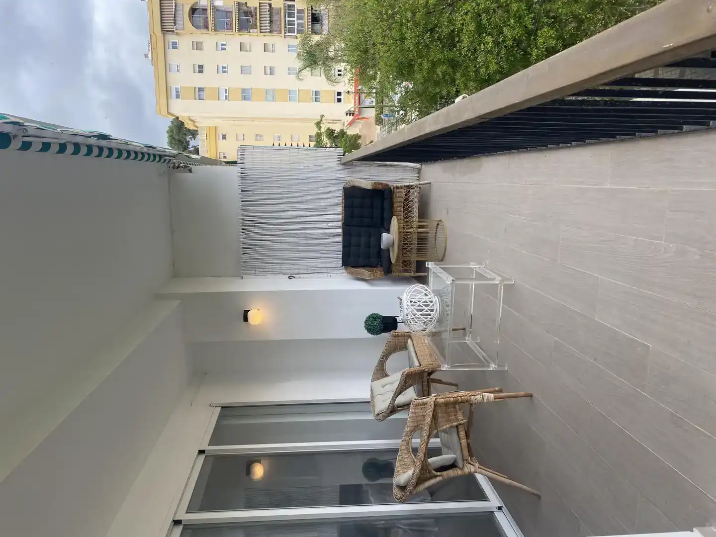 Terrasse von Wohnungen zur Miete in Marbella mit Privatgarten, Schwimmbad und Möbliert