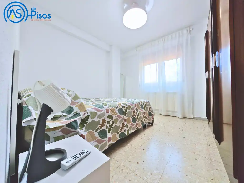 Flat for rent in Calle de Felisa Galé, 2, La Jota