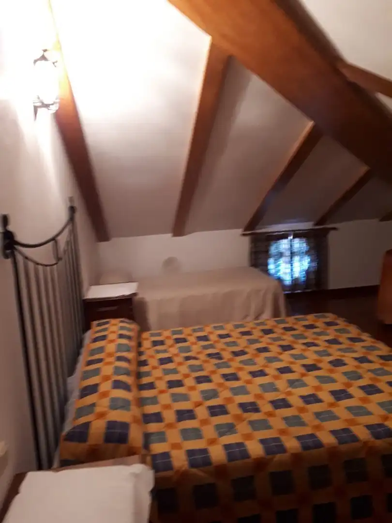 Dormitori de Finca rústica en venda en Sierro amb Aire condicionat, Jardí privat i Terrassa