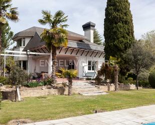 Exterior view of House or chalet for sale in La Moraleja  with Air Conditioner, Terrace and Swimming Pool