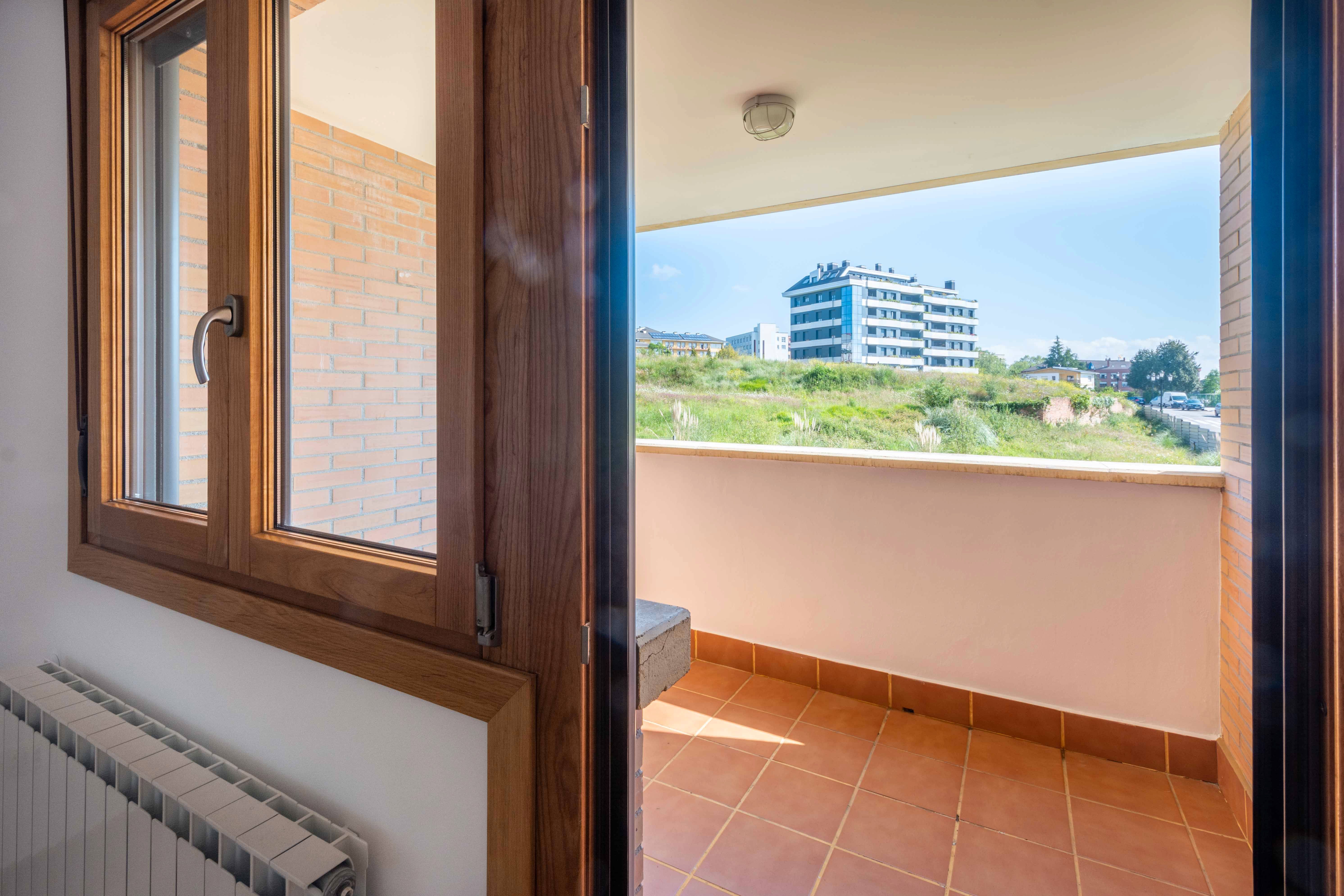 Piso de alquiler en Calle Lena, 10, Montecerrao