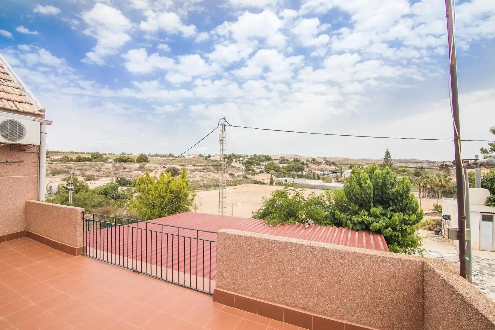 Terrasse von Haus oder Chalet zum Verkauf in Elche / Elx mit Klimaanlage, Privatgarten und Terrasse