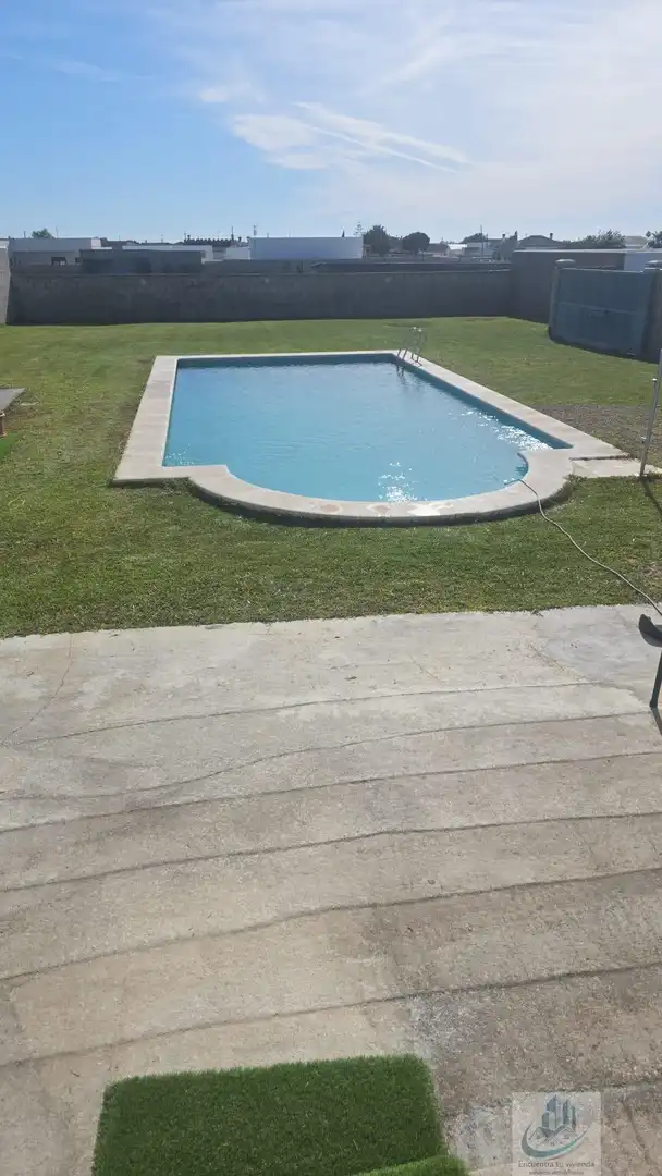 Schwimmbecken von Haus oder Chalet zum Verkauf in Chiclana de la Frontera