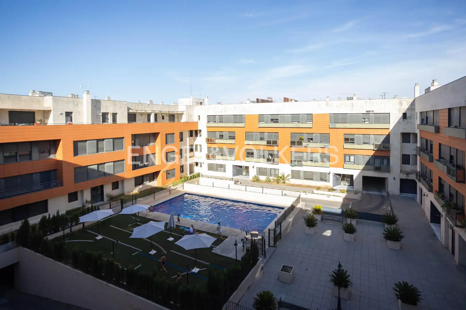 Vista exterior de Ático en venta en Camas con Aire acondicionado, Calefacción y Jardín privado