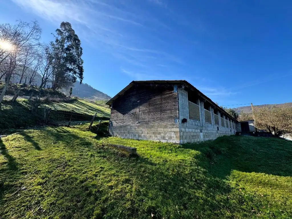 Außenansicht von Residential zum Verkauf in Los Corrales de Buelna 