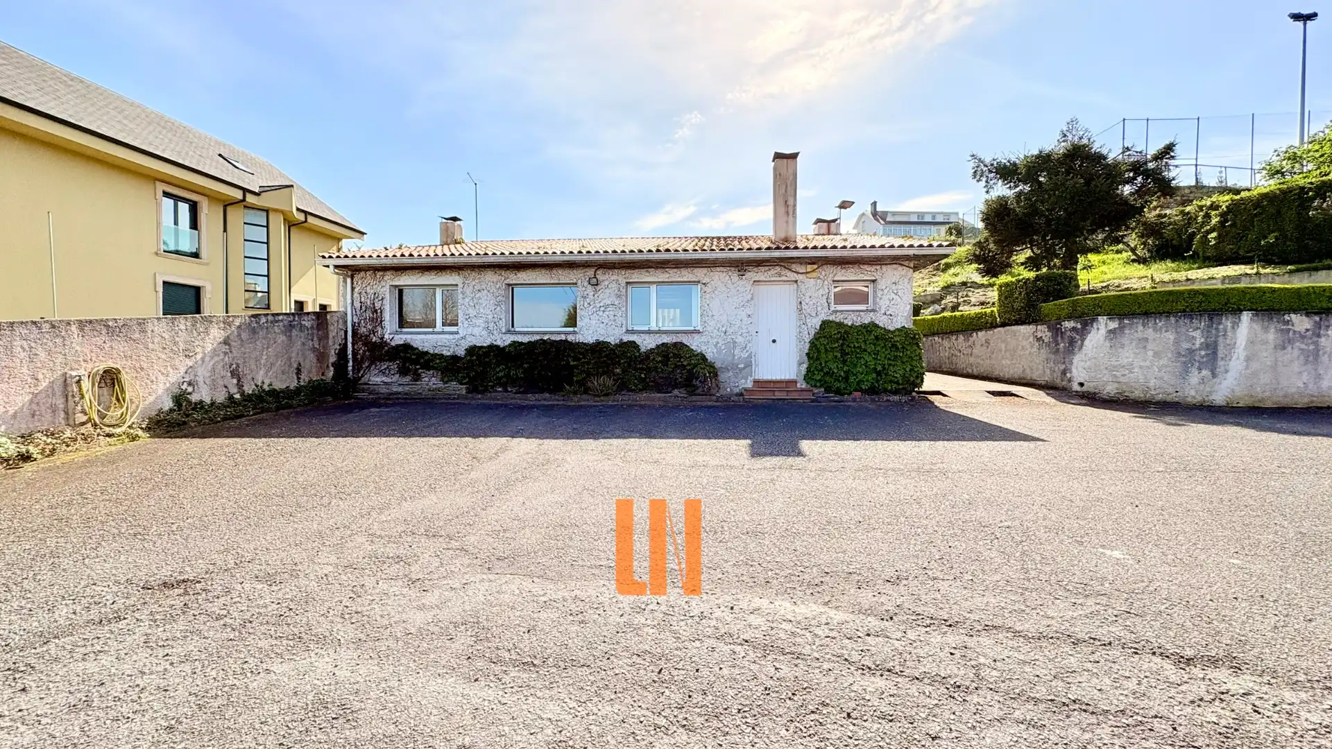 Vista exterior de Casa o xalet en venda en A Coruña Capital  amb Calefacció, Parquet i Terrassa