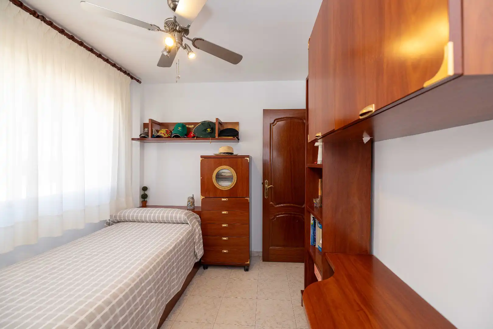 Dormitori de Casa o xalet en venda en Málaga amb Aire condicionat, Calefacció i Jardí privat
