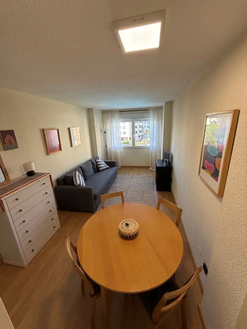 Apartament amb piscina de lloguer a Calle Valdenoja