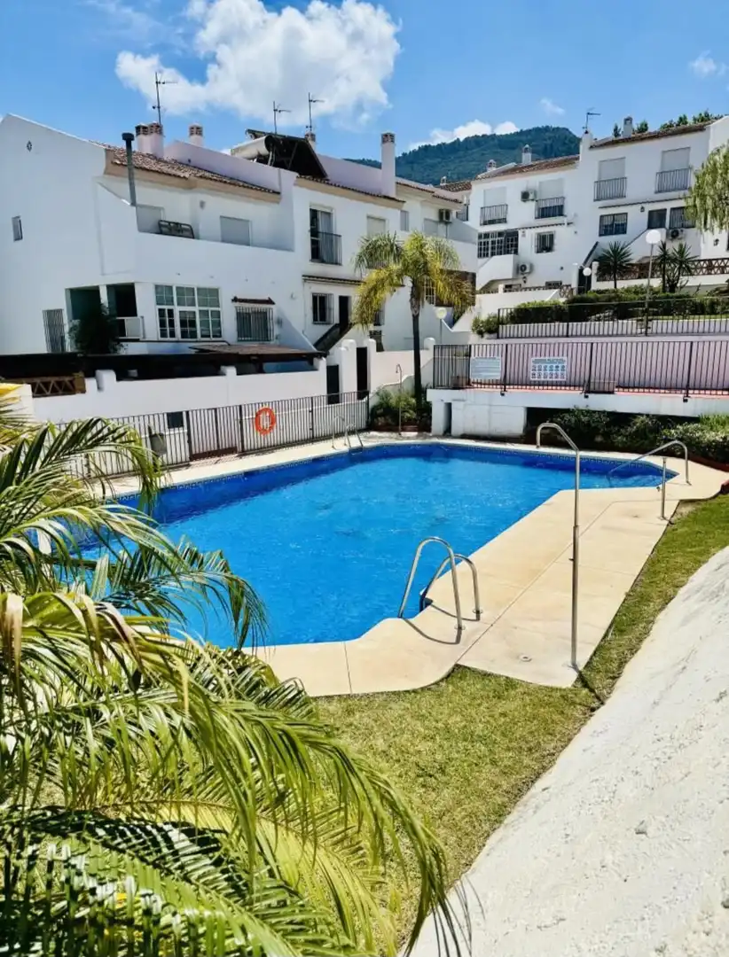 Piscina de Casa o xalet en venda en Alhaurín de la Torre amb Aire condicionat, Calefacció i Terrassa