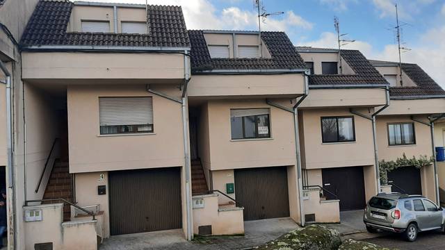 Casa adosada en Venta en N/A en Fermoselle