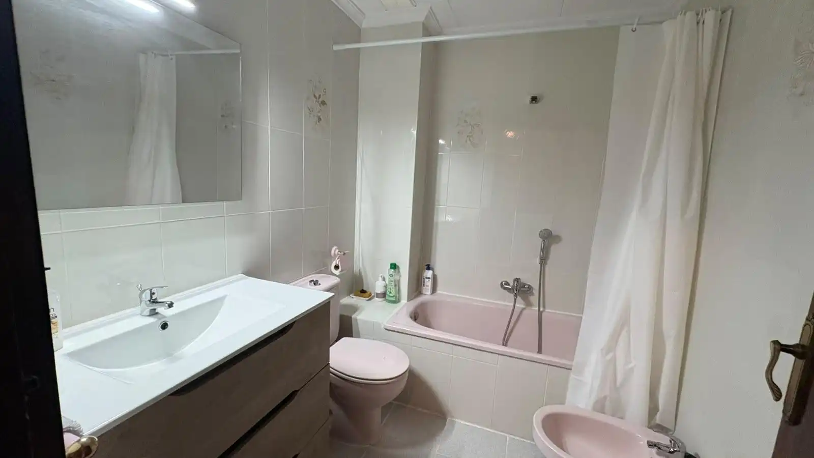 Badezimmer von Wohnung zur Miete in Elda mit Klimaanlage, Möbliert und Balkon